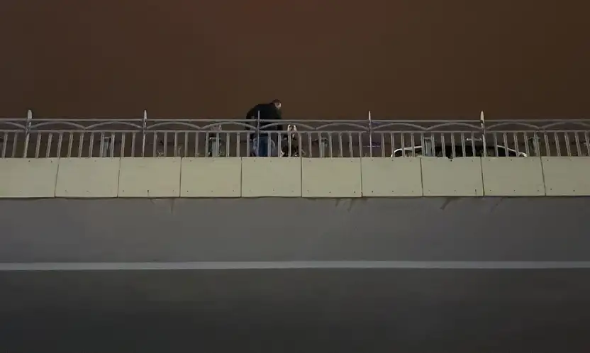 Kayseri'de hareketli dakikalar! Köprüye çıkan şahıs polisi alarma geçirdi