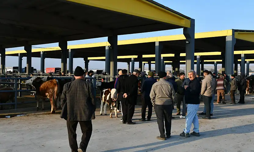 Kayseri'de hareketli sabah! Güne pazarlıkla başladılar