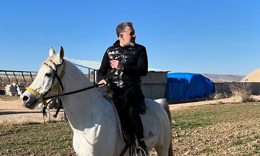 Kayseri'de herkesin tanıdığı isim bu kez at üstünde mesaj verdi!