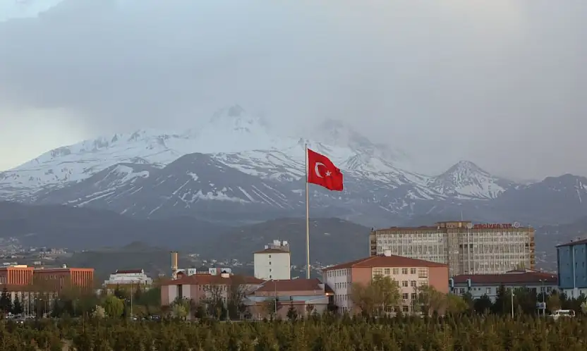 Kayseri'de İranlı öğrencilerle ilgili alınan karar sonrasında dikkat çeken tepki