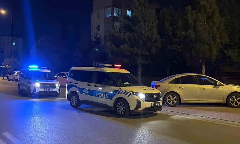 Kayseri'de ortalık karıştı! Komşular arasında kavga, taşlar havada uçuştu