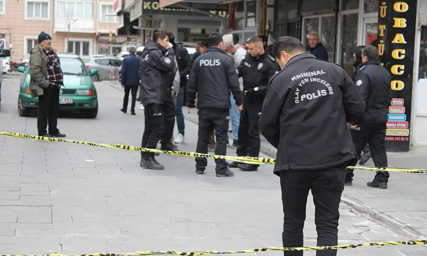 Kayseri'de korkutan olay! Yoldan geçenleri bıçakladı