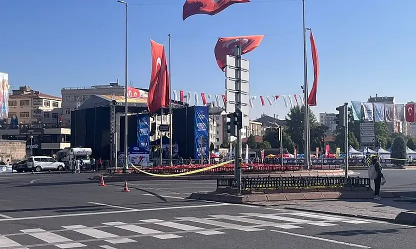 Kayseri'de maraton koşusu şehir trafiğini alt üst etti!