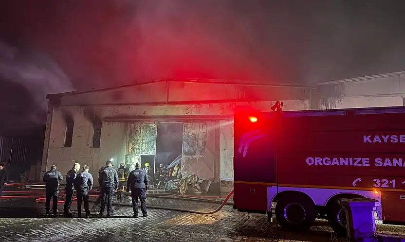 Kayseri'de mobilya fabrikasında yangın