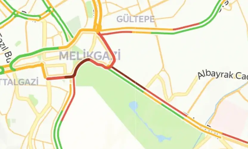 Kayseri'de okullar açıldı! Trafik kilitlendi
