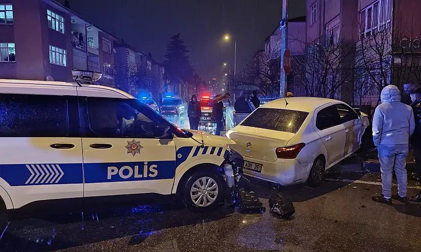 Kayseri'de polis aracı kazaya karıştı! 1 yaralı