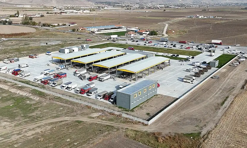 Kayseri'de şap hastalığına karşı yeni tedbir: Hayvan pazarı kapatıldı