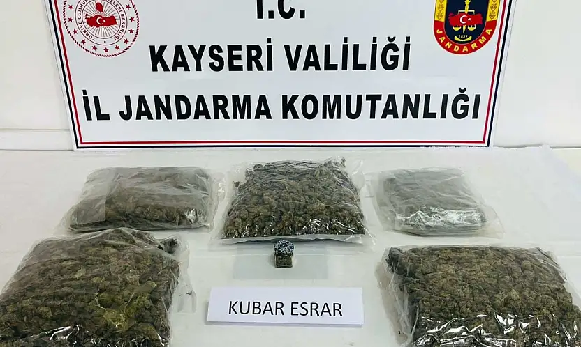 Kayseri'de sehbanın içine gizlenmiş kilolarca esrar ele geçirildi