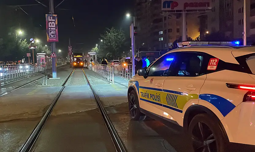 Kayseri'de tramvay yayaya çarptı
