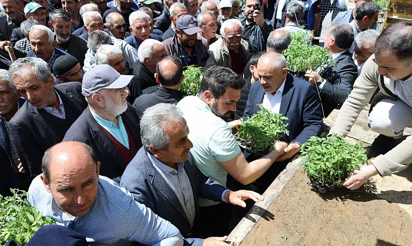 Kayseri'de ücretsiz dağıtıldı! Vatandaş kapış kapış aldı
