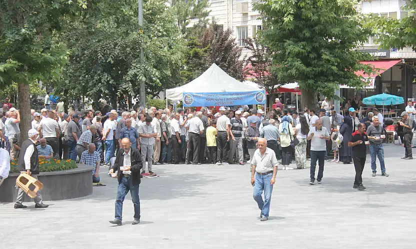 Kayseri'de ücretsiz dağıtıldı, vatandaşlar akın etti, kuyruklar oluştu