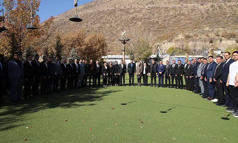 Kayseri'de ülkücüler kozlarını paylaştı