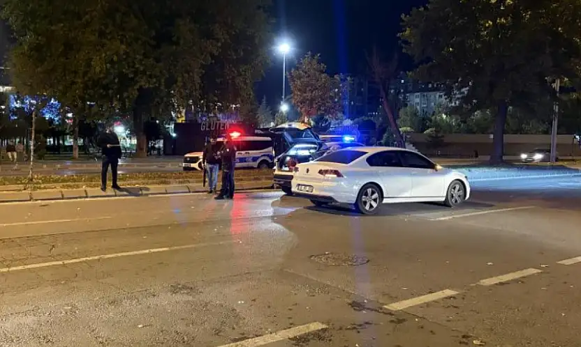Kayseri'de üniversite öğrencisine otomobil çarptı! Durumu kritik