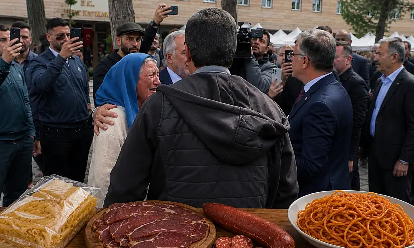 Kayseri'de yardım isteyen kadın: Biraz da pastırma sucuk verin
