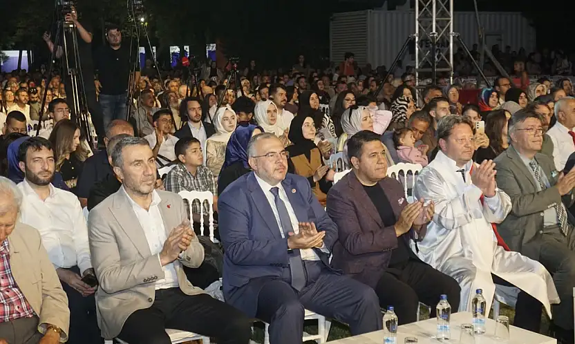 Kayseri'deki Abdullah Gül Üniversitesi mezuniyet törenine neden katılmadılar?