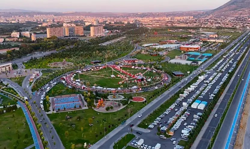 Kayseri'deki Millet Bahçesi'nde Yeşil bayrak hareketliliği