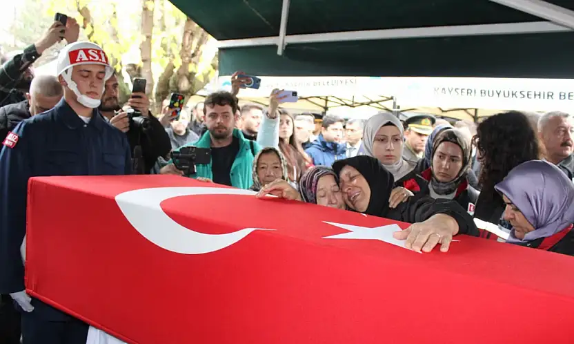Kayseri'deki şehit cenazesinde kahreden detay