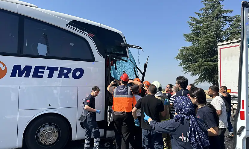 Kayseri'den giden otobüs kazaya karıştı: Muavinden acı haber!