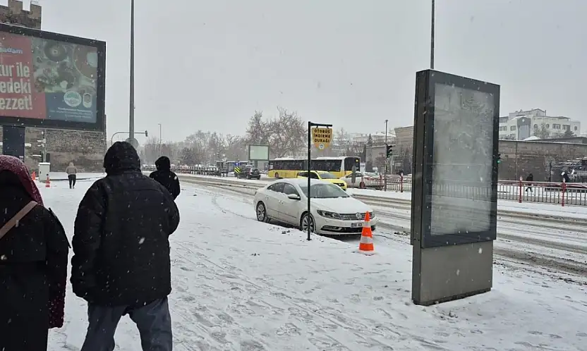 Kayseri'nin ilçesinde kar kalınlığı zirveye ulaşıyor! Erciyes'e rakip oldu