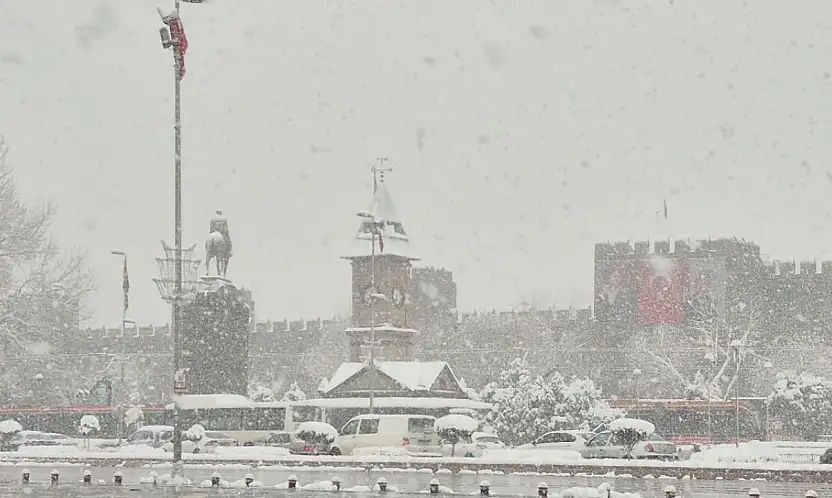 Kayseri'nin o ilçelerine uyarı geldi! Kar yağışı devam edecek