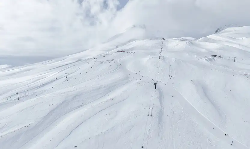 Kayseri'nin o ilçesi Erciyes'e rakip oldu! Kar kalınlığı 147 santimetreye yükseldi
