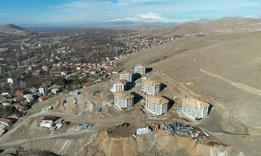 Kayseri'nin o ilçesinde TOKİ konutları hızla yükseliyor