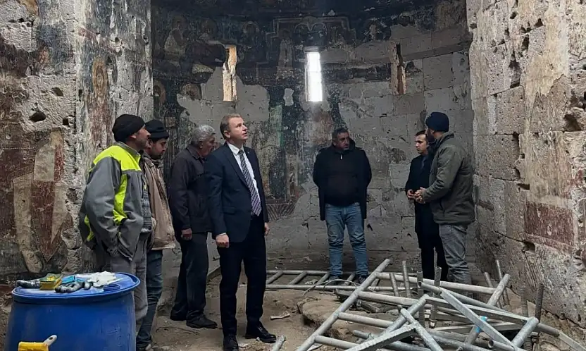 Kayseri'nin 'şanslı' Kaymakamı bin 700 yıllık kiliseyi inceledi!