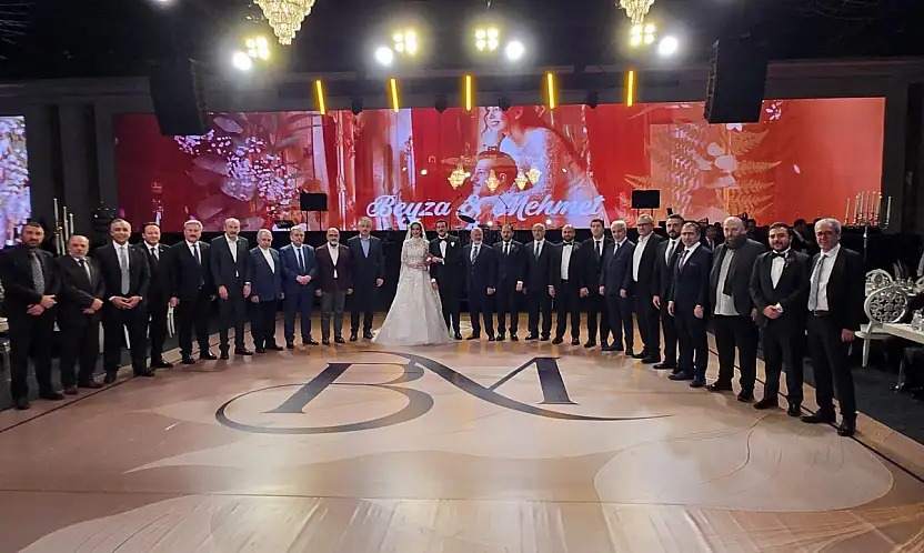 Kayseri'de iş dünyası ve siyasetçiler bu düğünde bir araya geldi! Başkanın yeğeni evlendi