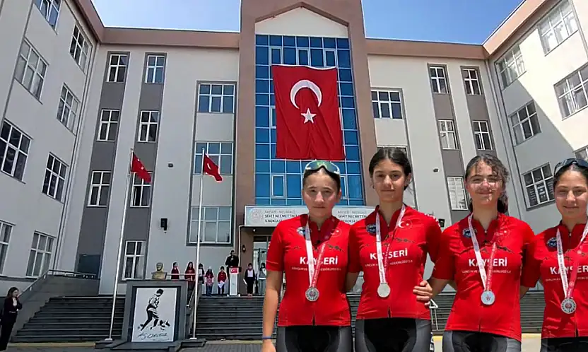 Kayseri Şehit Necmettin Bayraktar Ortaokulundan büyük başarı! Bu kaçıncı