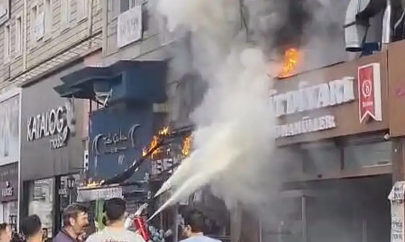 Kayseri Sivas Caddesi'nde yangın: Herkes oraya koştu!