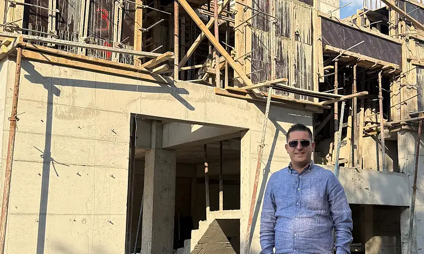 Kayseri Ülkü Ocakları Başkanından yeni bina pozu! Mesaj verdi