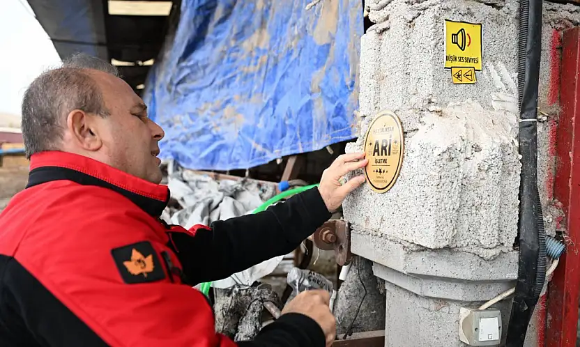 Kayseri'ye bir işletme daha! Rozetini müdür takdim etti