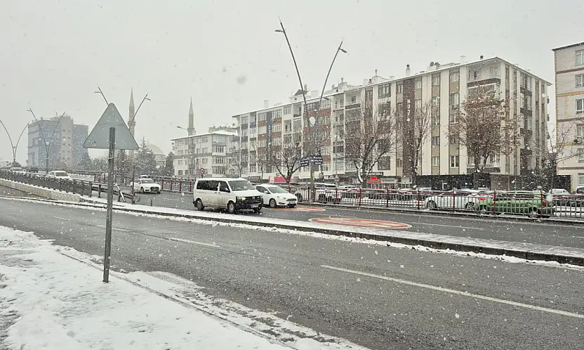 Kayseri'ye soğuk ve kar alarmı! O bölgeye 'tipi' uyarısı yapıldı