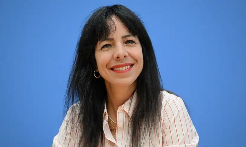 Kayserili Elif Eralp'in Başbakanlık yolunda kriz! Yeni açıklama geldi