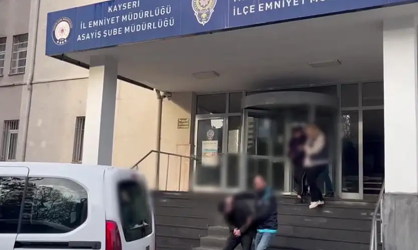 Kayserili işadamlarıyla birlikte olup görüntülerini kayda aldılar