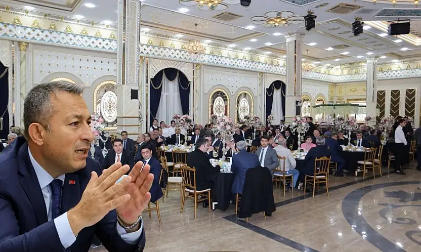 Kayserili Vali'ye 'Bu memleket sizi unutmayacak' diyerek veda edildi!