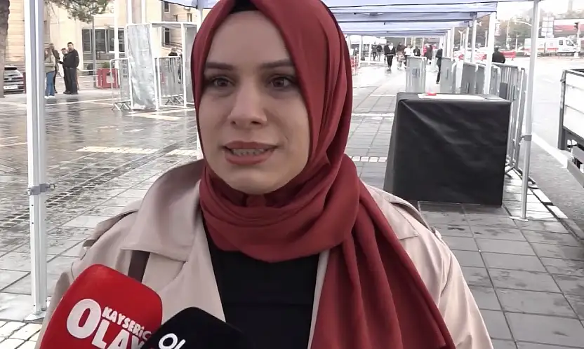 Kayserili vatandaştan dikkat çeken söz! Bir kız çocuğunun parmak kaldırması demek