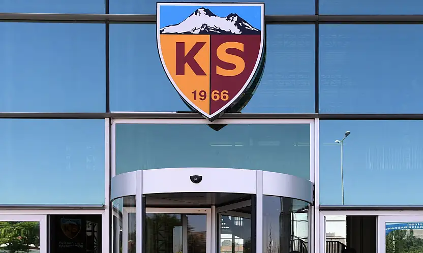 Kayserispor'a imzaya mı gitti? Tesislerde dikkat çeken görüşme: Sol beke yazıyorum!