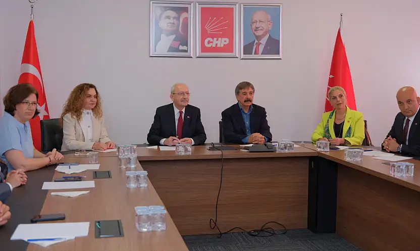 Kılıçdaroğlu ile görevine geri dönen Kayserili isimden ilk poz geldi!