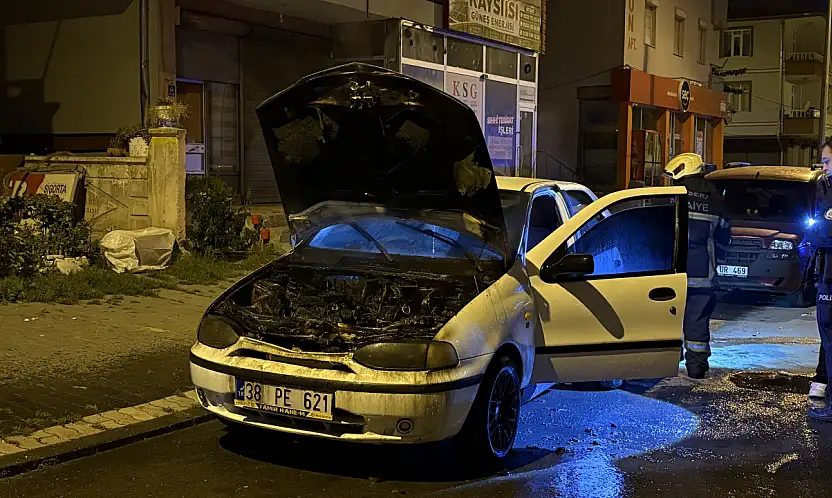 Kontağı çevirdi, otomobil alev aldı! Kayseri'de yangın paniği