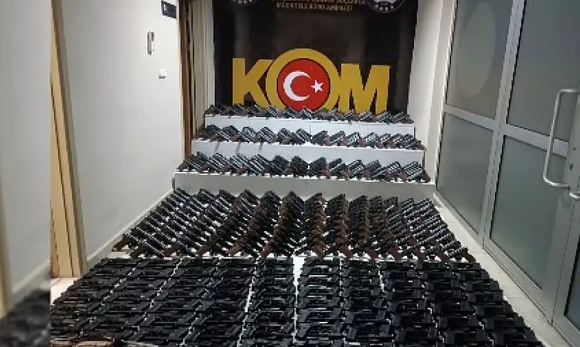 Kurusıkıdan gerçeğe! Binlerce tabanca ele geçirildi