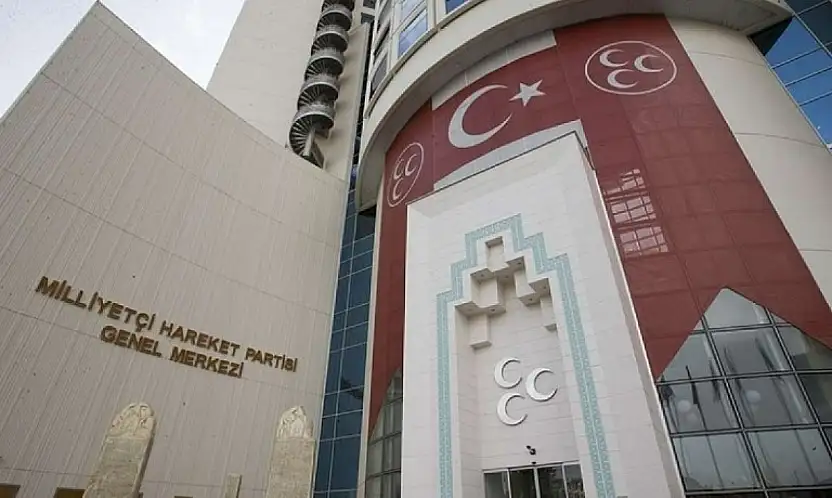 MHP'de bir teşkilat daha feshedildi!