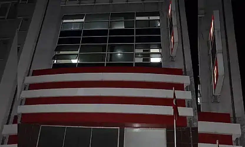 MHP Kayseri İl binasının ışıklarını akşam kim, neden yaktı?