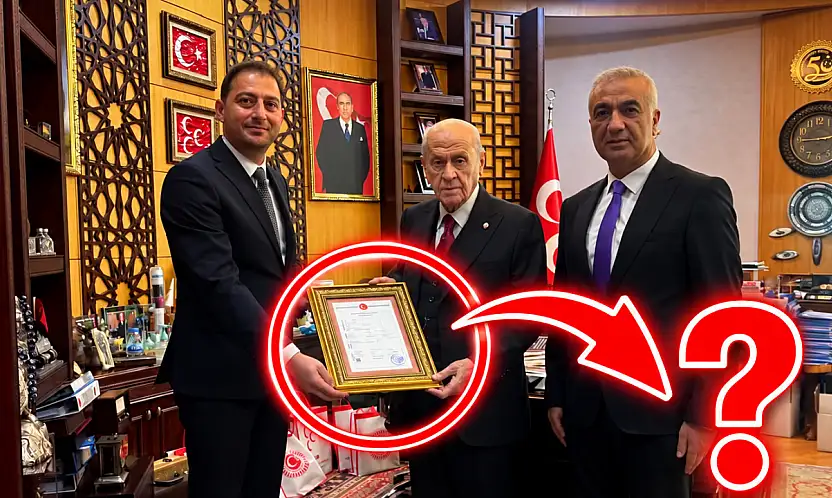 MHP'li Başkan Ankara'da! Hangi mülkün tapusu Bahçeli'ye verildi?