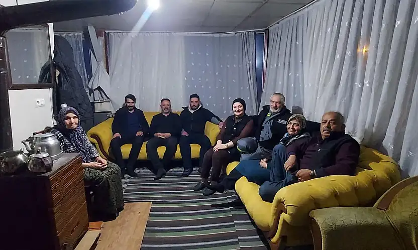 MHP'liler Kayseri'de ev ev dolaşıp vatandaşa ne diyor!