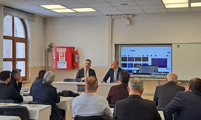 Müdür okulları çembere aldı! Kayseri'deki tarihi lisede dikkat çeken toplantı