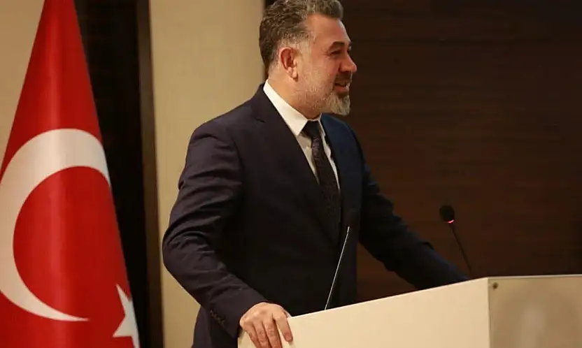 O iş adamından gece yarısı dikkat çeken mesaj: Menfaat için..!