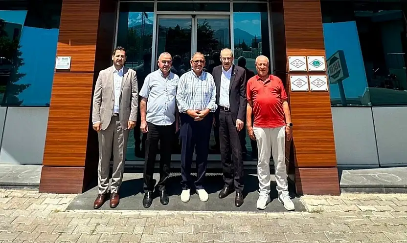 Siyaseti bırakan Özhaseki Kayseri'de iş dünyasının göğsünü kabarttı!