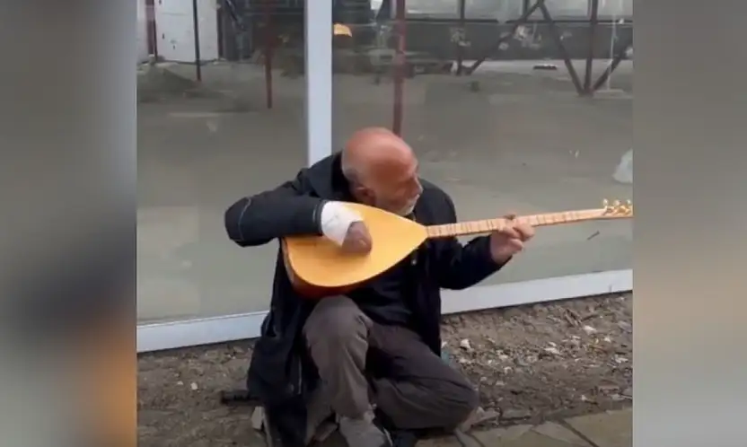 Sosyal medya elinde bağlamalı adamı konuşuyor! Kayserili mi?