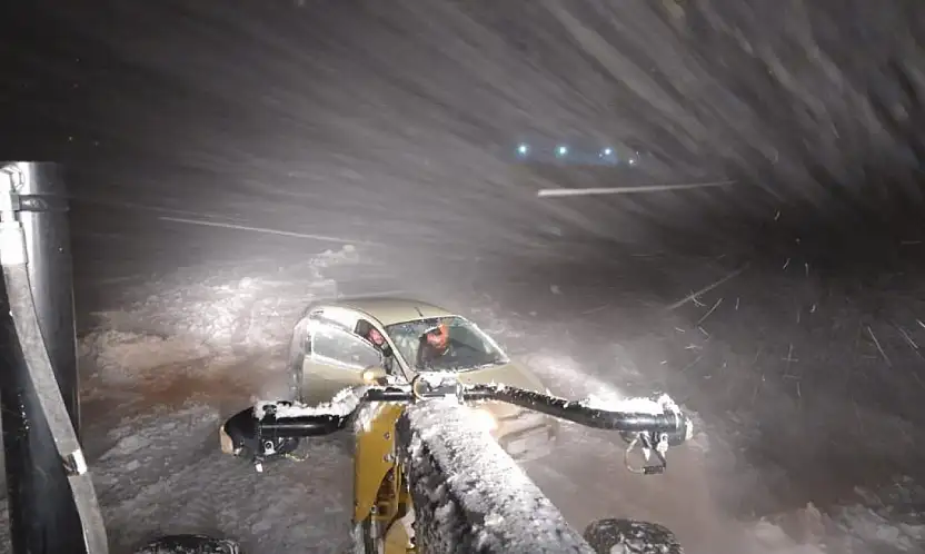 Sürücüler dikkat! Yoğun kar nedeniyle yollar kapandı